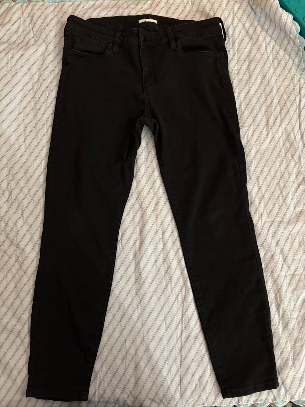 STS Blue Women's Skinny Jeans in Black